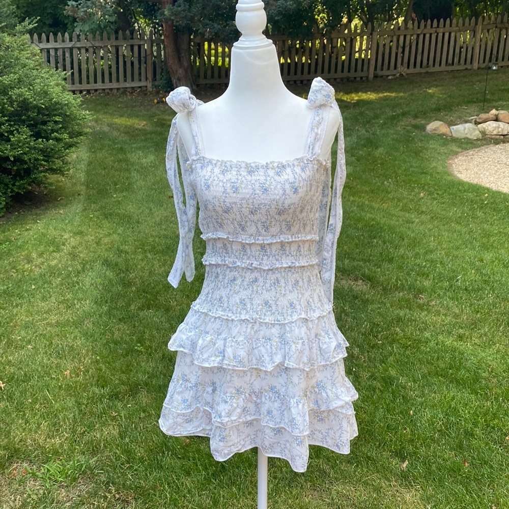 WAPG Pretty floral tiered dress with bow details